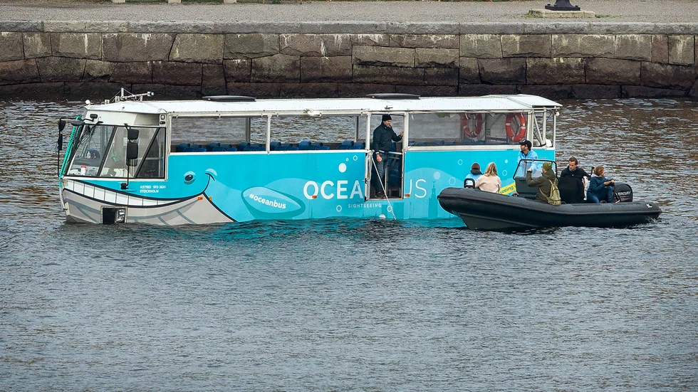 Amfibiebussen Oceanbus fick ett motorhaveri utanför Kastellholmen och passagerarna evakuerades med gummibåtar.