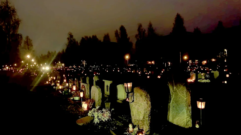 Ljus i mörkret på Piteå kyrkogård
