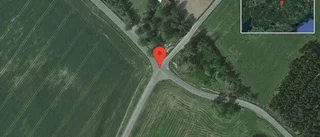 Två personbilar i olycka på väg 677