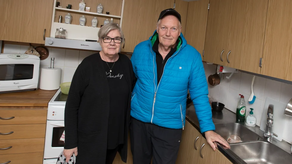 Lisbeth och Stefan Lindroth har varit med om att vattnet smakar dåligt tidigare, främst under våren. Nu anser de att kranvattnet är rekorddåligt. 