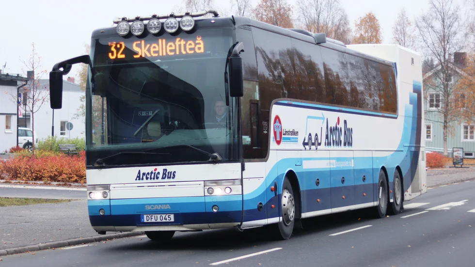 Skribenten menar att det är trångt på bussen mellan Norsjö och Skellefteå.