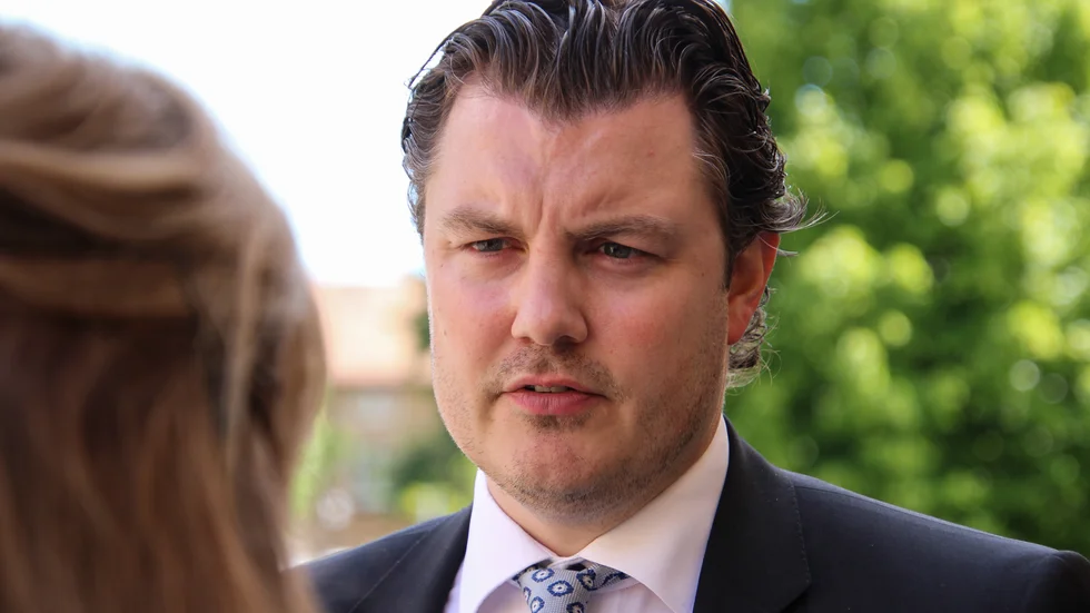 Advokat Johan Ritzer försvarar Daniel Nyqvist. 