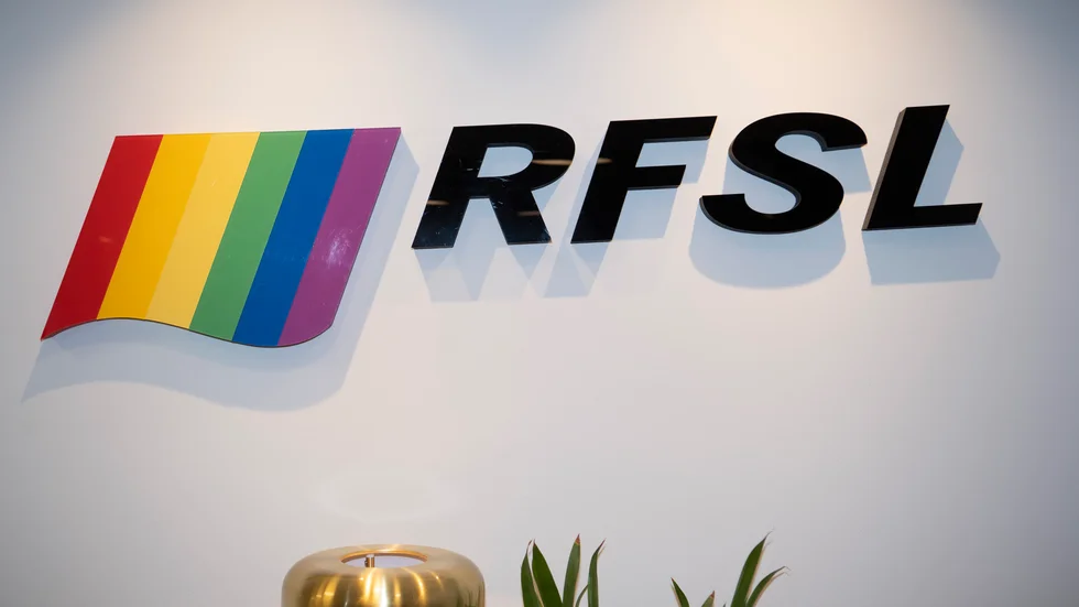RFSL vill tona ner debatten om vårdskador i transvården, något som möter kritik.
