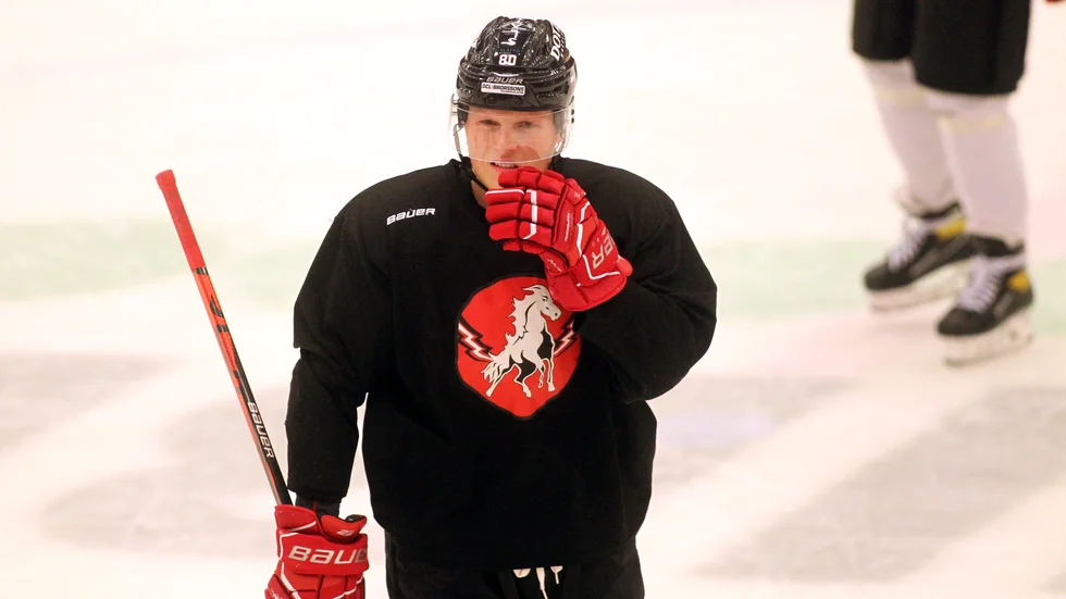 Anton Johansson blir avstängd.