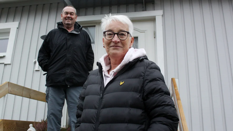 Bertil och Inger Sand, Vimmerby: "Klart att det väcker blandade känslor, men i grunden är det bra med hårdare restriktioner. Det är nödvändigt för att minska smittspridningen, för folk tar inte det här på tillräckligt allvar. För oss blir det inte så stor skillnad, vi har dotter och barnbarn på nära håll och umgås till vardags."