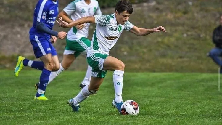 Anton Ekberg lämnar Överum för spel i Västerviks FF.