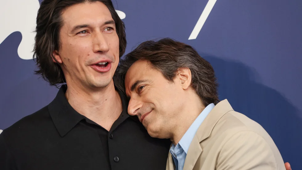 Noah Baumbach (till höger) tillsammans med skådespelaren Adam Driver på filmfestivalen i Venedig.