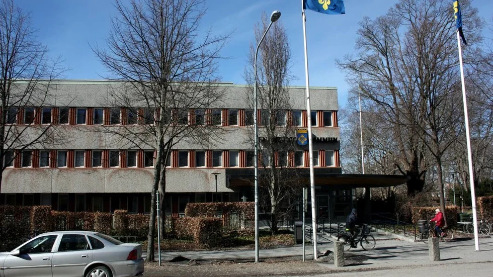 Alla kommunala förvaltningar behöver inte  ligga i samma hus, skriver Hans Österberg.