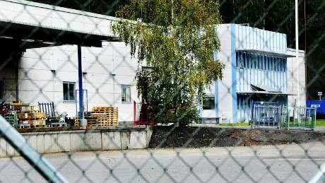 Efter nedläggningsbesked går fönsterfabrik på sparlåga...Arkivfoto: Ola Axman