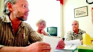 Kritiska. Anders Johansson, Berit Thall och Lisbeth Elmér på fackförbundet Kommunal är kritiska till det "ensidiga problemlösningsrecept" som majoriteten presenterar i förslaget till strategisk plan.Foto: Anders Steiner