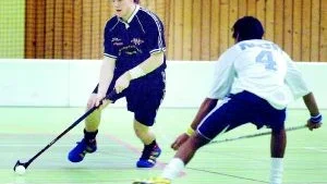 Bäst. WIBK:s Andreas Ohlsson i svart tröja stänkte in två mål och fick priset som bäste hemmaspelare. Foto: ANDERS LILJEGREN