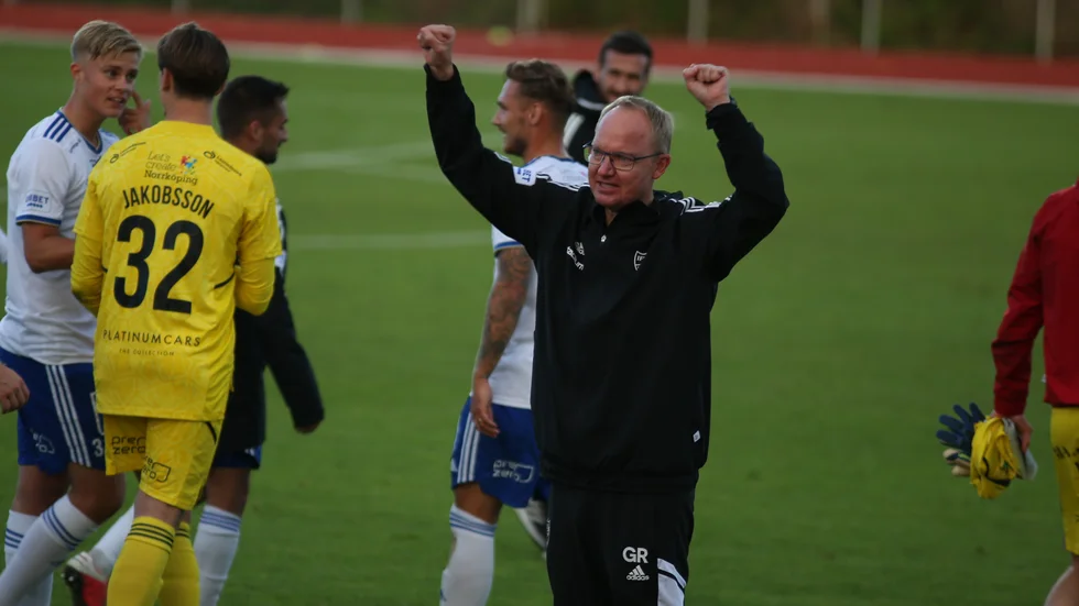 Vinnare - äntligen. Glen Riddersholm njöt över första segern som IFK-tränare.