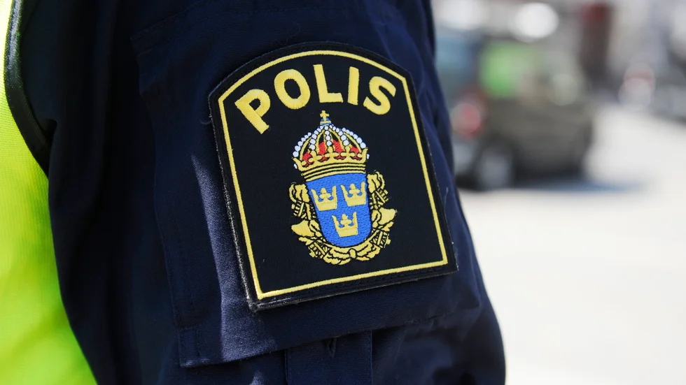 Polisen fattade misstankar och stoppade fordonen. Mannen som körde var påverkad av droger.