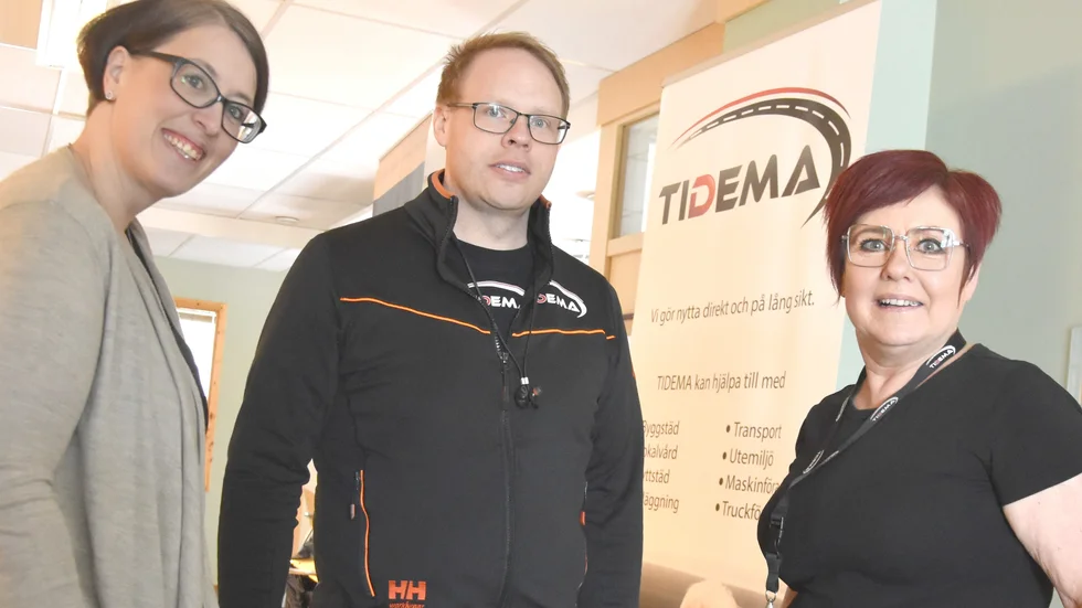Pr-ansvariga Linda Byström, vd Niklas Lundgren och företagssäljaren Anette Granström jobbar alla på Tidema på Hedensbyn, som har haft en snabb expansion och fortsätter att växa.