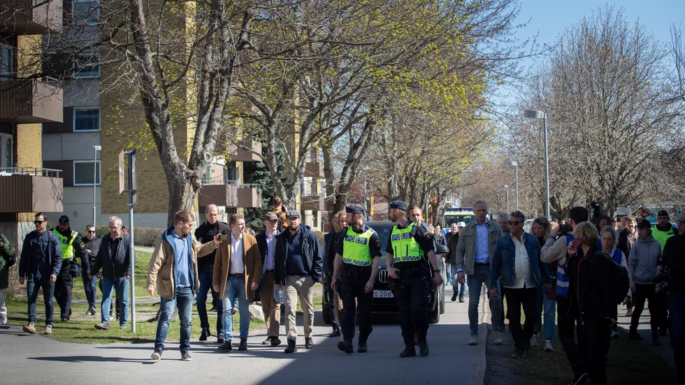 När Sverigedemokraternas partiledare Jimmie Åkesson (SD) kom till Skäggetorp tog polisen höjd för nya våldsamheter. Visserligen var uppståndelsen stor, men nya upplopp uteblev.