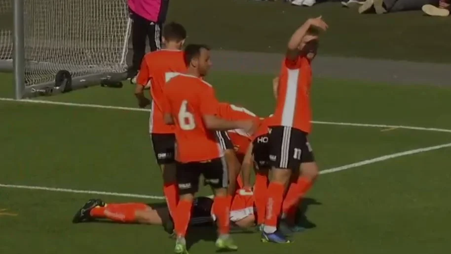 Adnan Kojic nickade i mål och fick en smäll samtidigt.