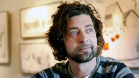 Konstnären Peter Lindberg skall skapa konst tillsammans med hotellbesökare.