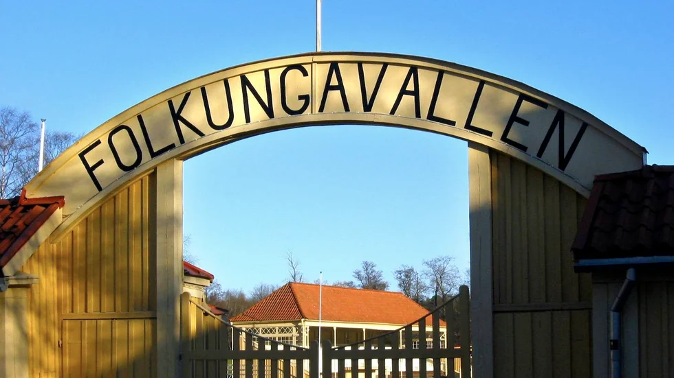 Folkungavallens välkända entre.