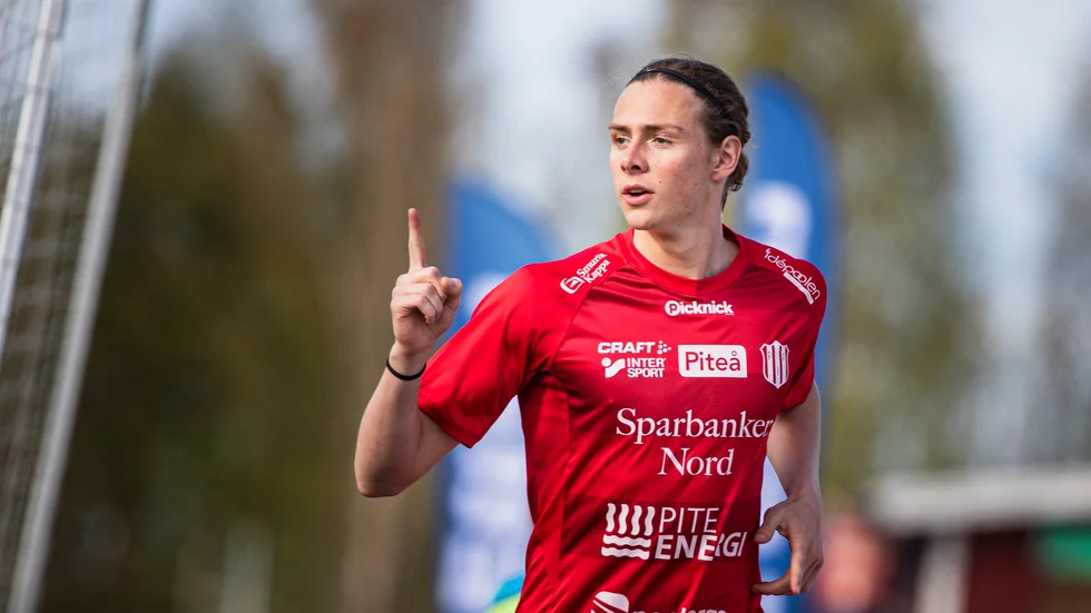 Ruben Andersson har växt in i division 1-kostymen i år och blir bättre och bättre. 21-åringen är en av många Piteåkillar i årets lag.