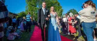 Festfina studenter firade vid året sista bal 