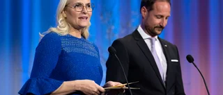 Kronprinspar tar emot flyktingar