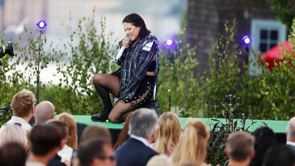 Molly Sandén uppträder på "Allsång på Skansen" i fjol. Arkivbild.