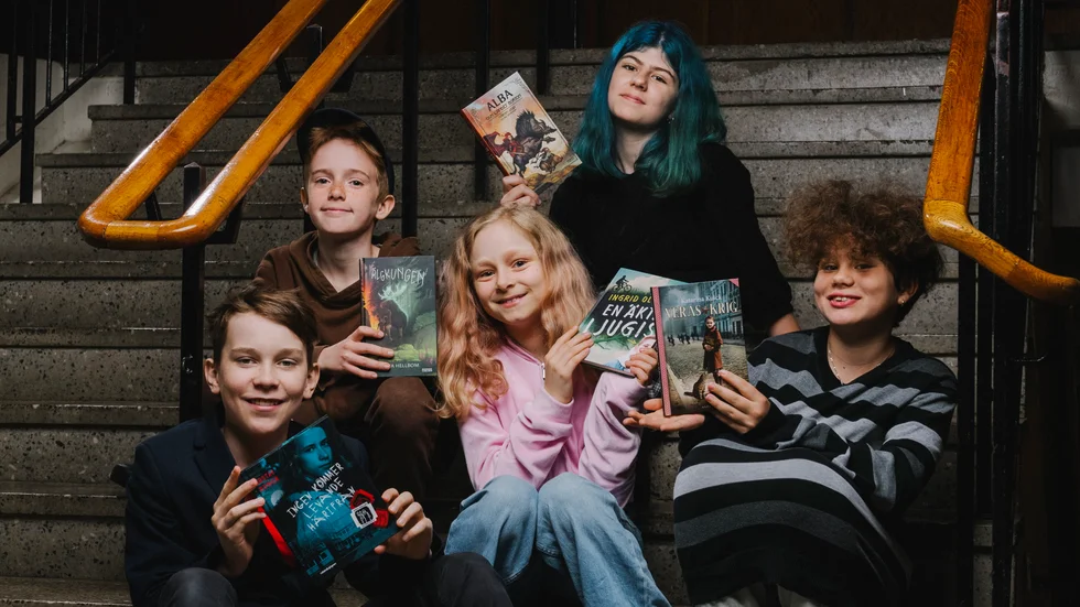 Juryn som utser årets bokpris består av Sonja El-khoury, Tage Kihlbaum Rosell, Jurre Van Noor, Lova Tunberg och Linn Barraza Bondeson.