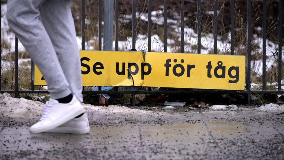 Omkring 20 personer dör varje år vid obevakade plankorsningar.