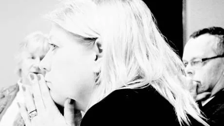 Infrastrukturminister Catharina Elmsäter-Svärd berömmer Lena Celion och Åke Svensson, när hon ger klara och oklara besked i färjefrågan.