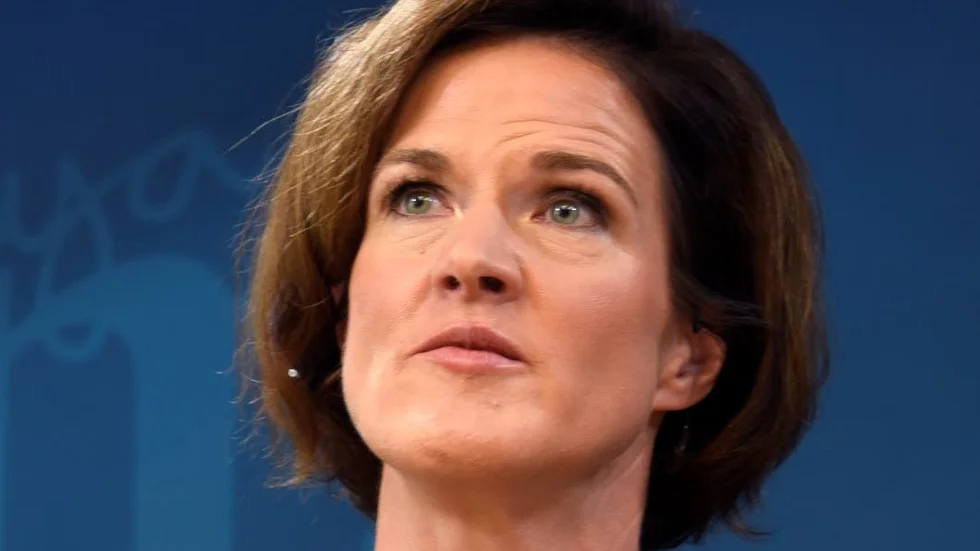 Person före parti. Anna Kinberg Batra har hamnat i vägen för partiets politik men det finns ingen given efterträdare.