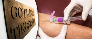 Gotländsk advokat lämnade för läkarbesök – straffas
