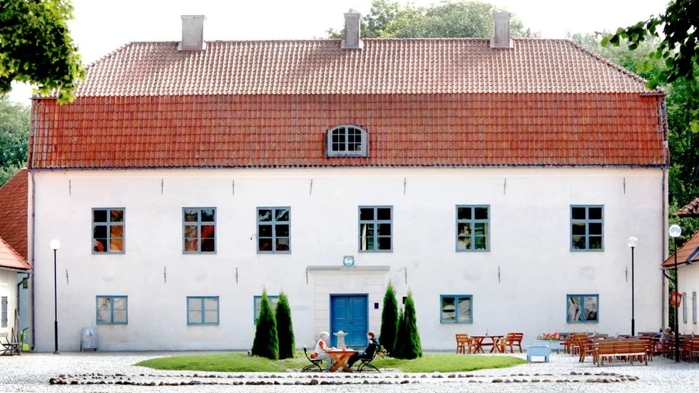 Mansardtak, Roma kungsgård.