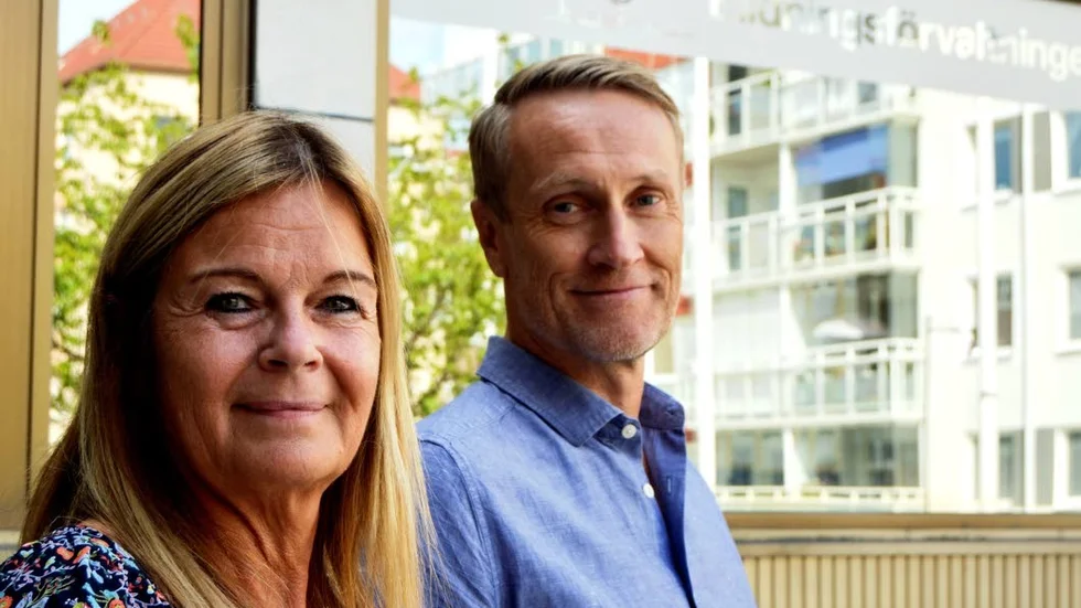 Louise Larsson och Ola Stenliden på bildningsförvaltningen har hopp om att alla gymnasieplatser fylls.