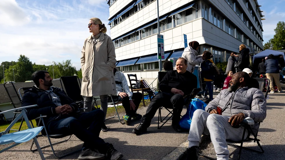 Peter Aslan, Anna Sylwander, Gunnar Söder och Simon Vincent och ytterligare två personer har blivit kompisar i passkön och ska tälta ihop natten mot lördag.