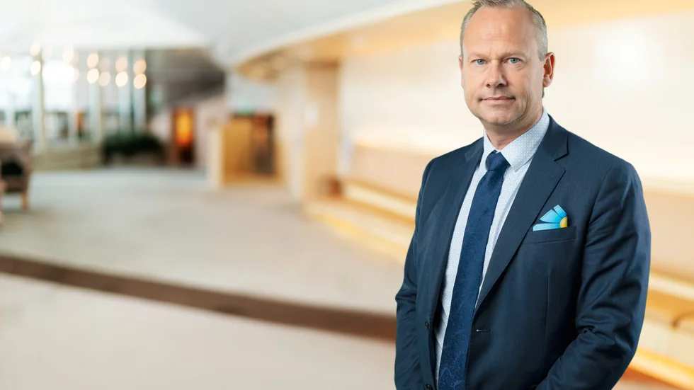 Grunden till vårt förslag är det märkliga i att Trafikverket prioriterar att massanställa nya tjänstemän över själva underhållet, skriver Patrik Jönsson (SD).