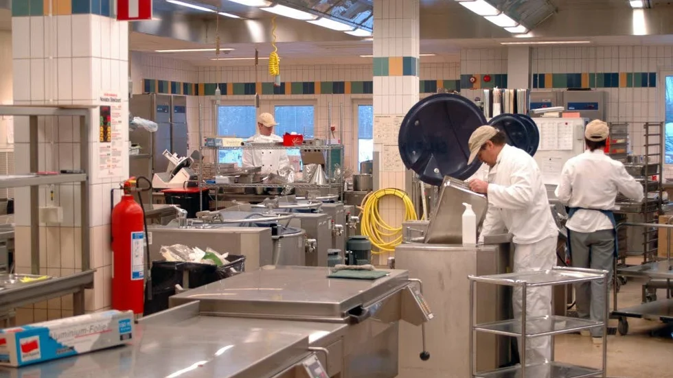 Snart färdiglagat. Storköket i Sunderbyn kommer att sluta leverera mat till Luleå kommun. Från 1 februari 2019 ska maten istället lagas i Öjebyns produktionskök, det finns en överenskommelse om detta mellan Luleå och Piteå.