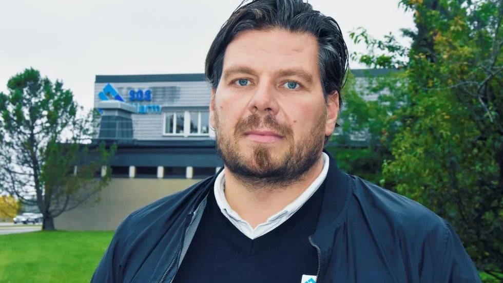 SOS. Daniel Lundin och SOS-alarm vill uppmärksamma den sms-tjänst som gör det möjligt för funktionshindrade att larma om hjälp