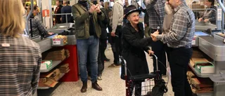 Lång väntan över för branddrabbad butik