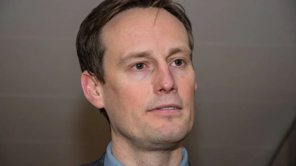 Advokat Jonas Vesterlund var lite gramse på poliserna efter häktningsförhandlingen.