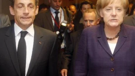 Frågan är om inte Europa med Nicolas Sarkozy och Angela Merkel håller på att spara ihjäl sig. USA tar inte till samma panikåtgärder som Europa.
