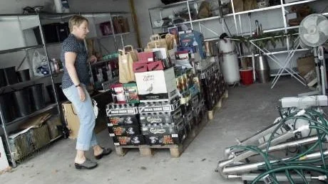 Polisen gör vad man kan för att förhindra ungdomsfylleri genom att beslagta olaglig alkohol. Foto: Petra Jonsson/GT arkiv