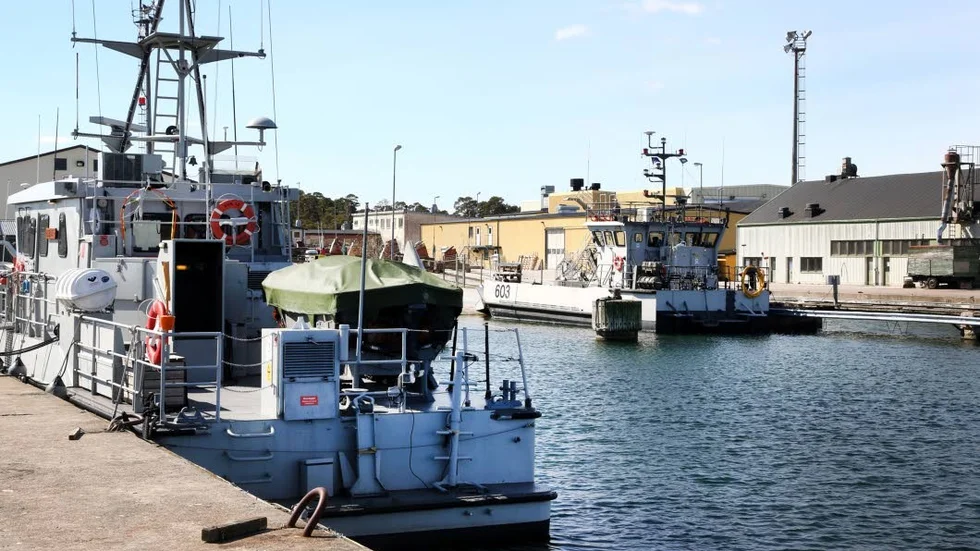 Marinhamnen i Fårösund är tillbaka i försvarets ägo.