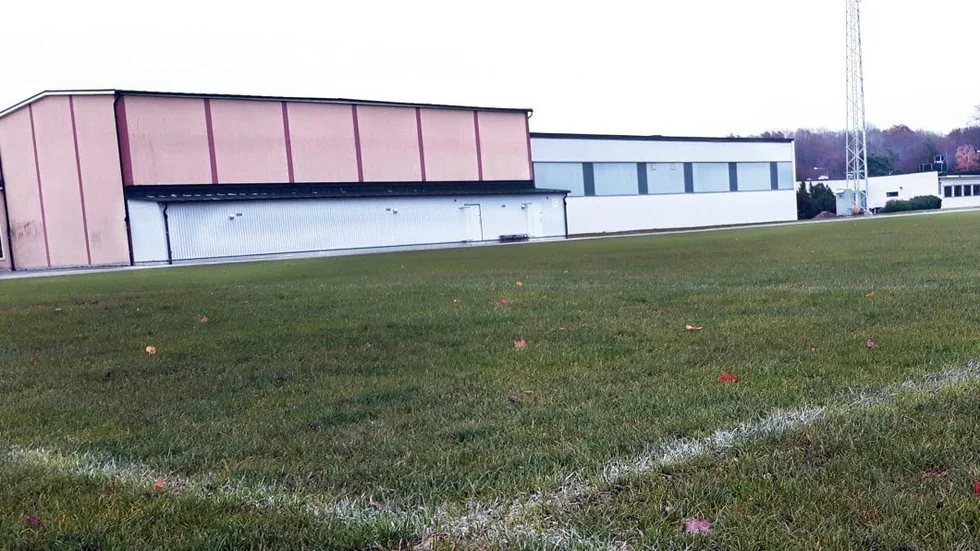 FJÄRDE FÅR GENERATION 3. Fotbollen har sagt sitt, till en föreslagen kostnad av fem miljoner kronor, blir Säves nuvarande gräsplan omlagt till konstgräs nästa under nästa år.