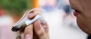 Två togs med cannabis