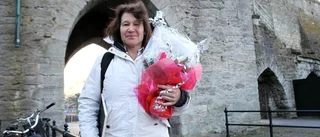Kickan Holmberg sparkar in revydörren i Klintehamn
