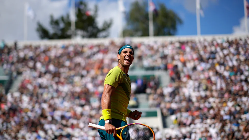 Rafael Nadal (bilden) och Novak Djokovic tog sig enkelt vidare från Franska mästerskapens tredje runda.