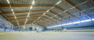 Arbetet med taket försenar hockeysäsongen