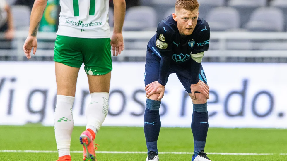 En besviken Anders Christiansen. Efter slutsignalen var känslorna starkare än så. Han kan missa mötet med IFK Norrköping efter landslagsuppehållet.