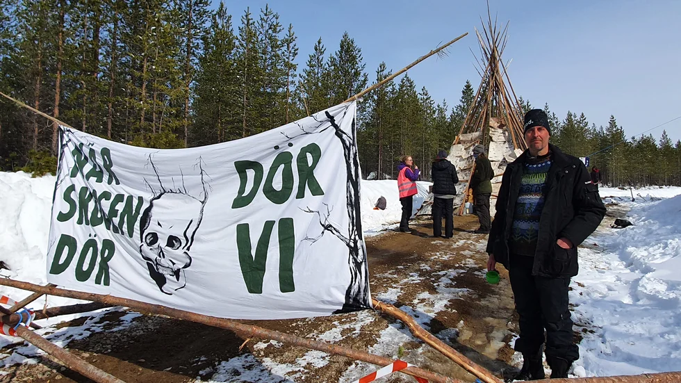 Aktivisten Pontus Bergendahl i Paharova vill stoppa Sveaskog från att avverka skog i renbetesområdet.