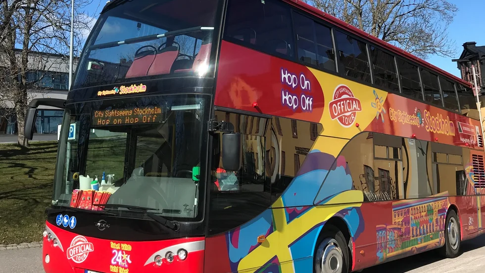 Röda bussar i Visby